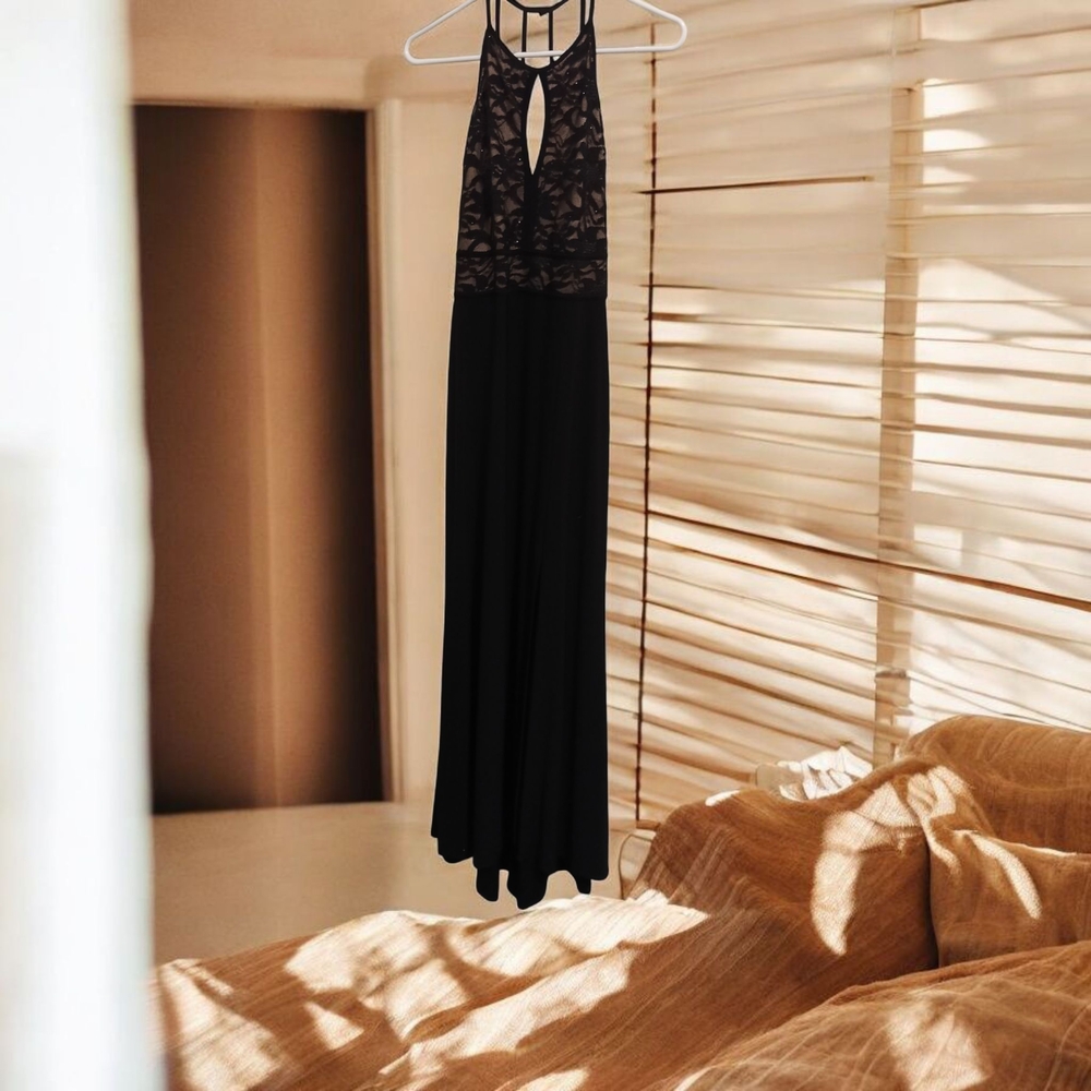 Elegant Black Lace Maxi Dress
